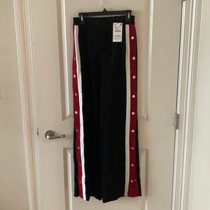 Wide leg trousers with buttons